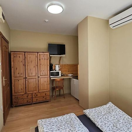 Rózsakert Apartmanház Hajduszoboszlo Exterior foto