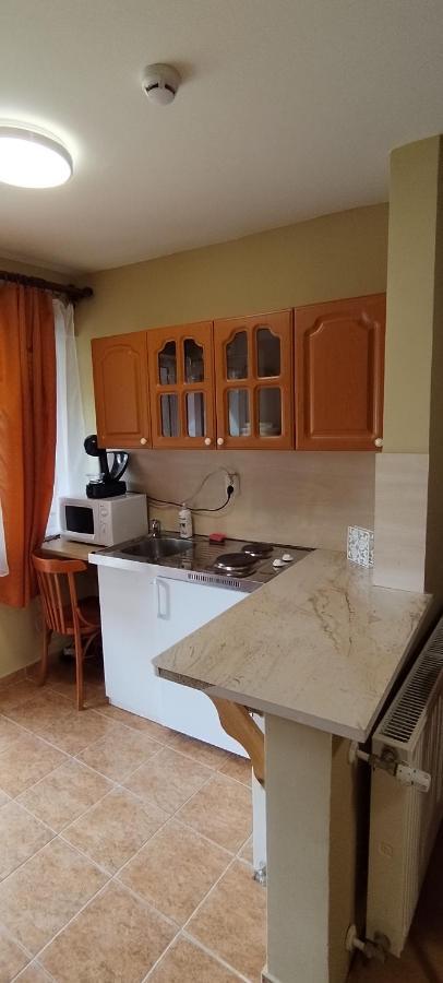 Rózsakert Apartmanház Hajduszoboszlo Exterior foto