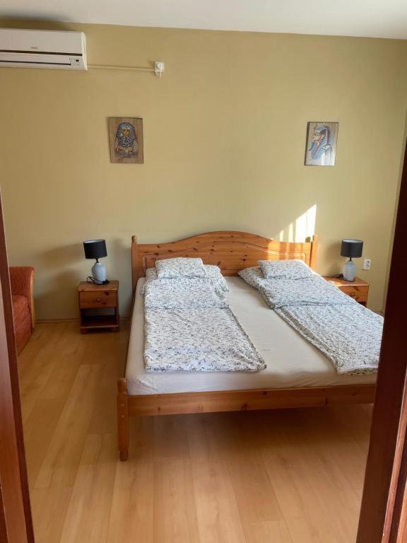 Rózsakert Apartmanház Hajduszoboszlo Exterior foto