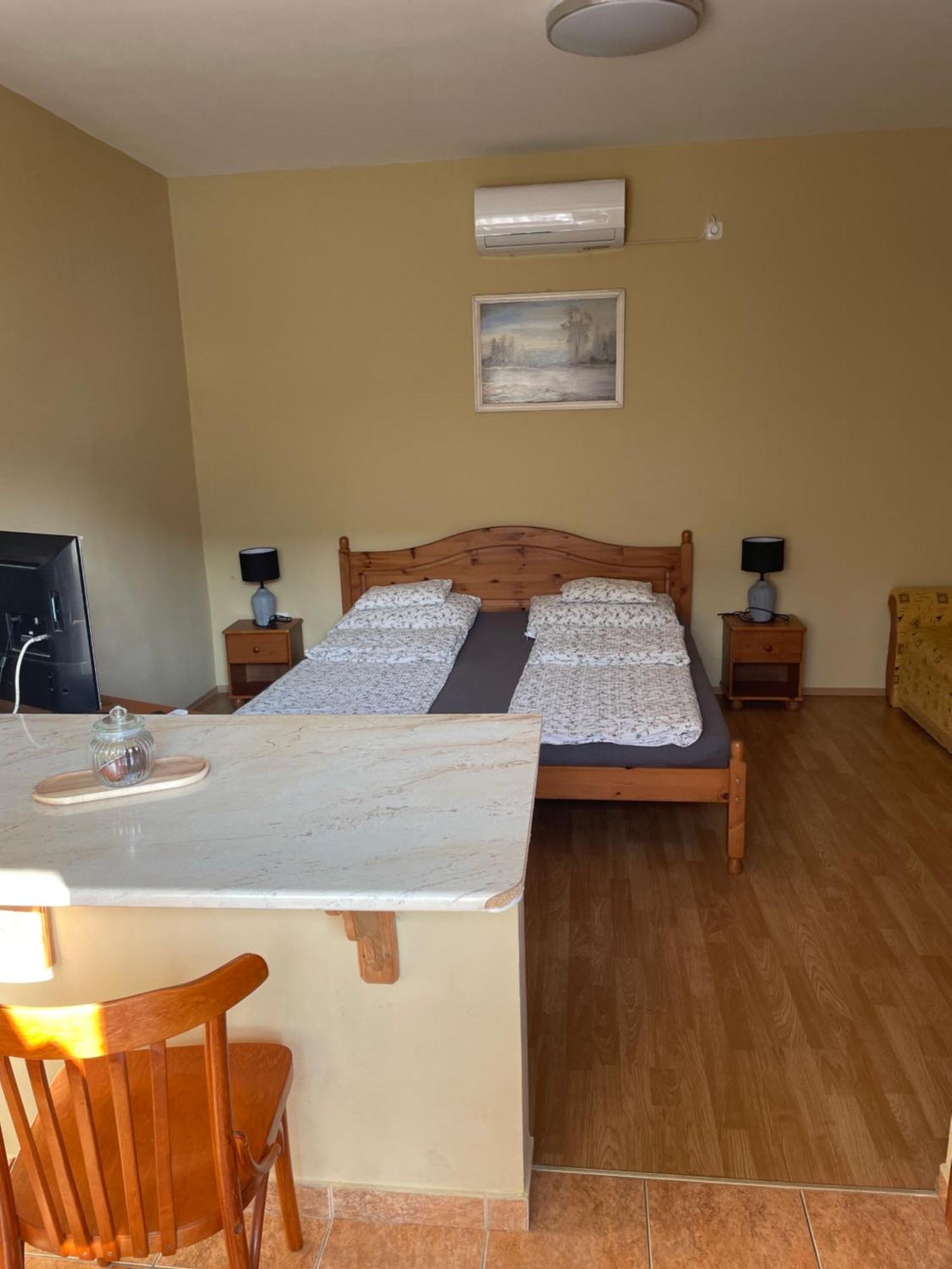 Rózsakert Apartmanház Hajduszoboszlo Exterior foto