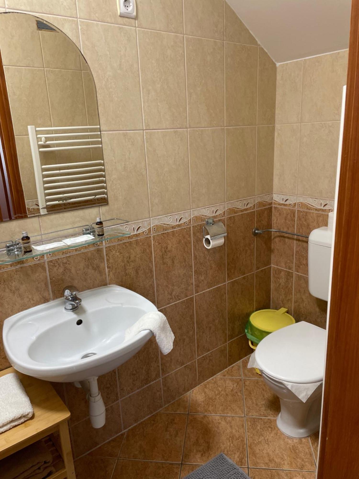Rózsakert Apartmanház Hajduszoboszlo Exterior foto
