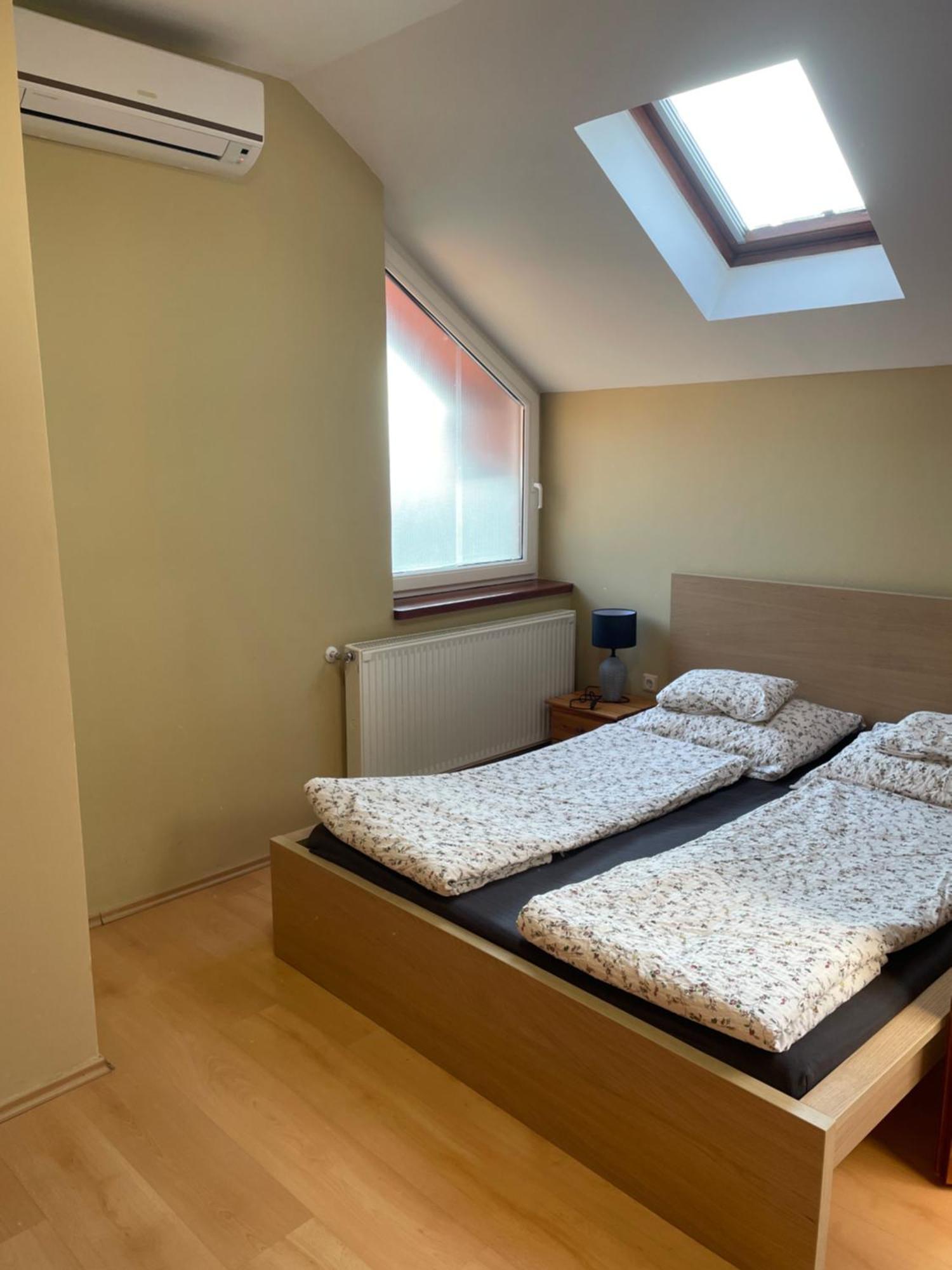 Rózsakert Apartmanház Hajduszoboszlo Exterior foto