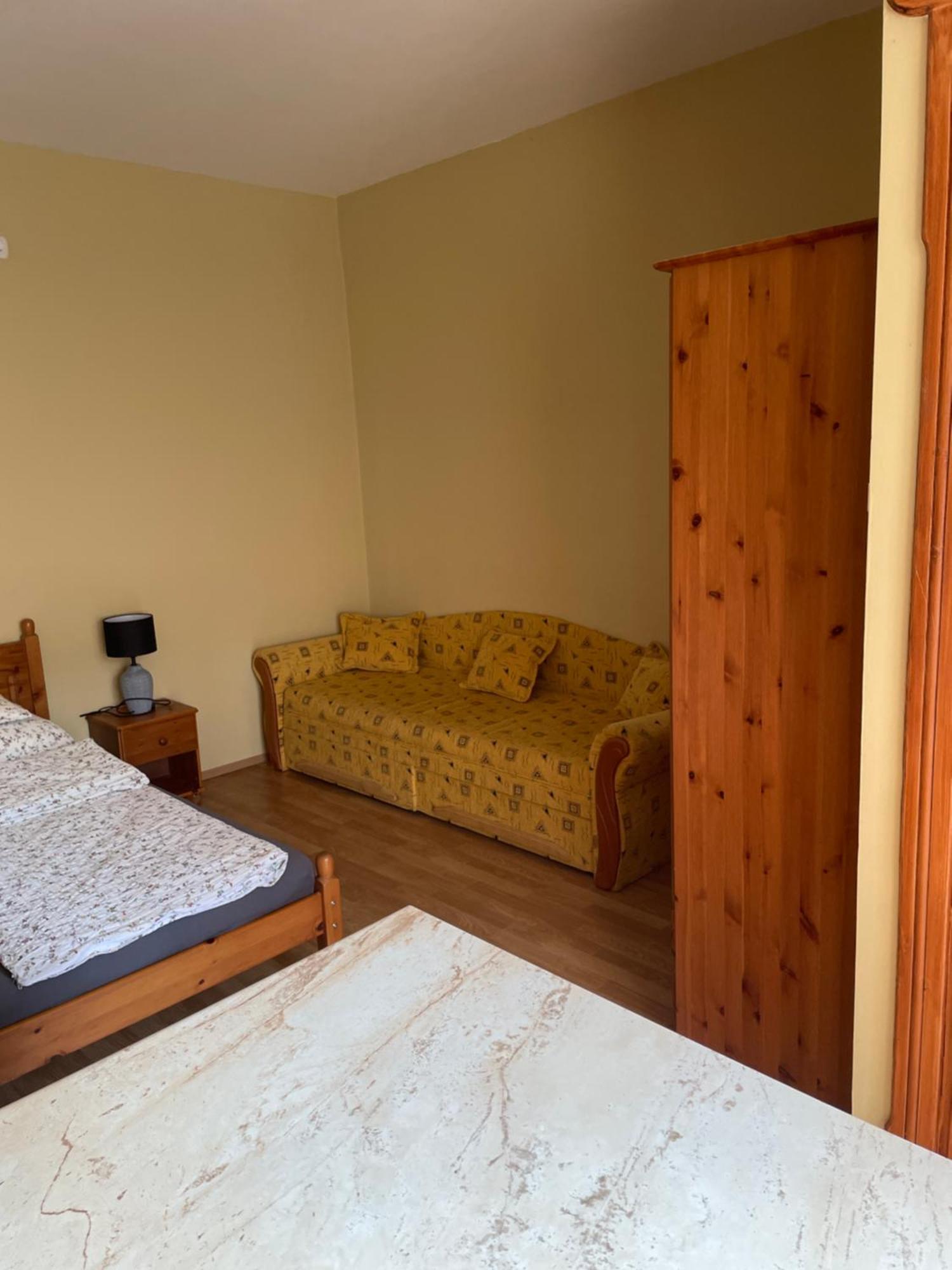 Rózsakert Apartmanház Hajduszoboszlo Exterior foto