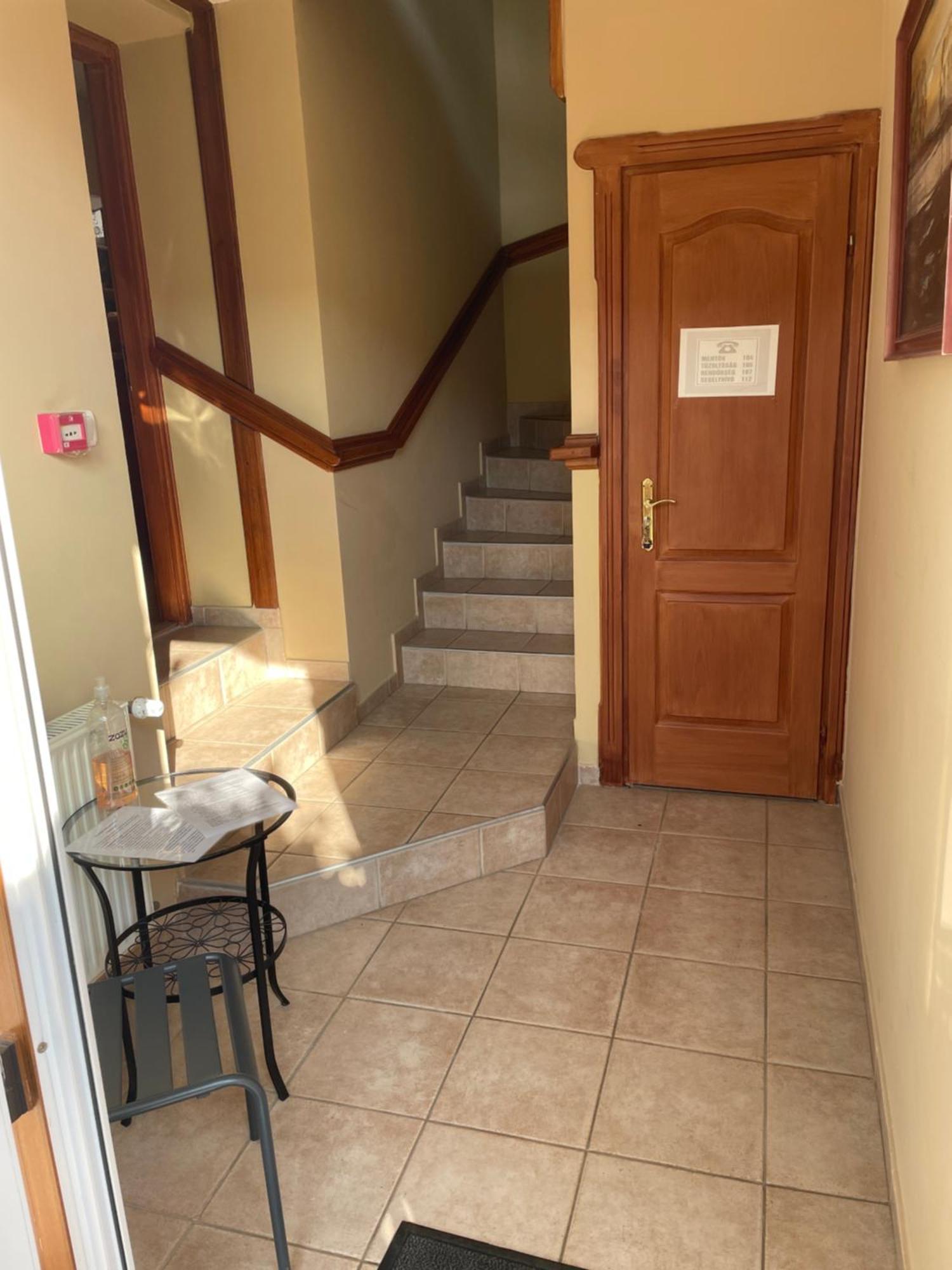 Rózsakert Apartmanház Hajduszoboszlo Exterior foto