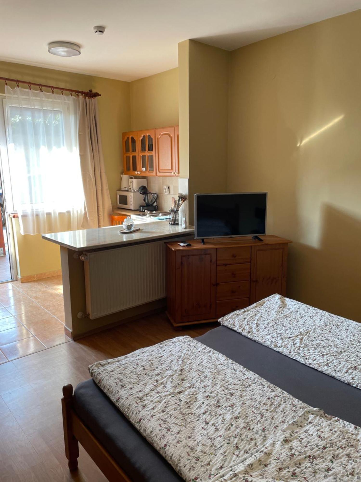 Rózsakert Apartmanház Hajduszoboszlo Exterior foto