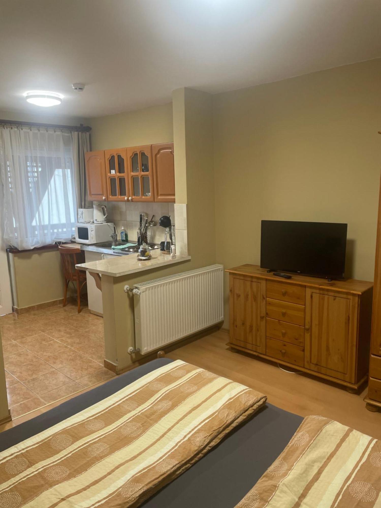 Rózsakert Apartmanház Hajduszoboszlo Exterior foto