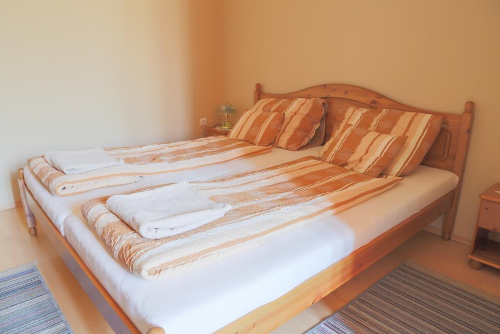 Rózsakert Apartmanház Hajduszoboszlo Exterior foto